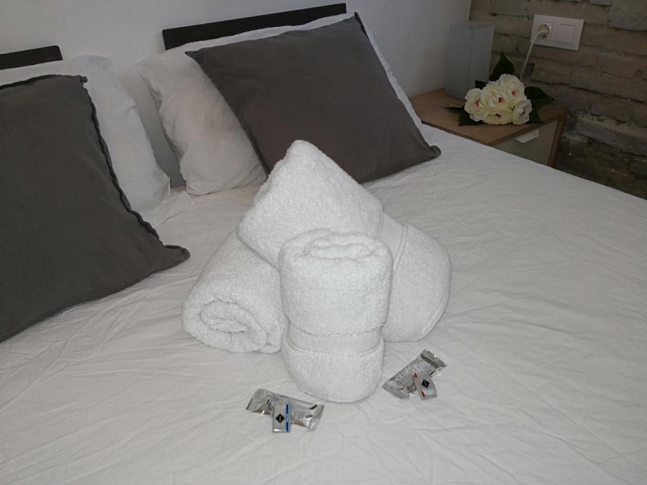 Suites By Eric Olsan Valence Extérieur photo